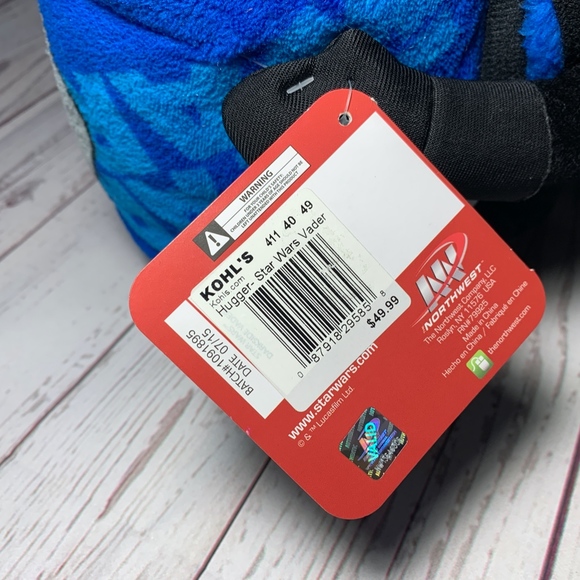 Star Wars Darth Vader Disney Throw Plush Set NWT - Picture 3 of 8